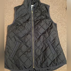 Black Old Navy Puffer Vest. Size small